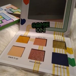 ☘️4/$30☘️ Ipsy Tetris Eyeshadow Palette